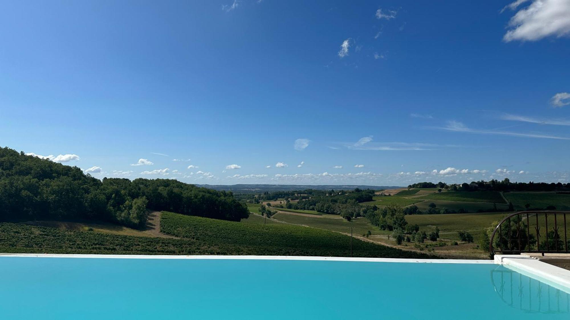 Chateau Lecusse - La Grande Roche - Hotel, Spa, Boutique & Restaurant Broze Exteriör bild