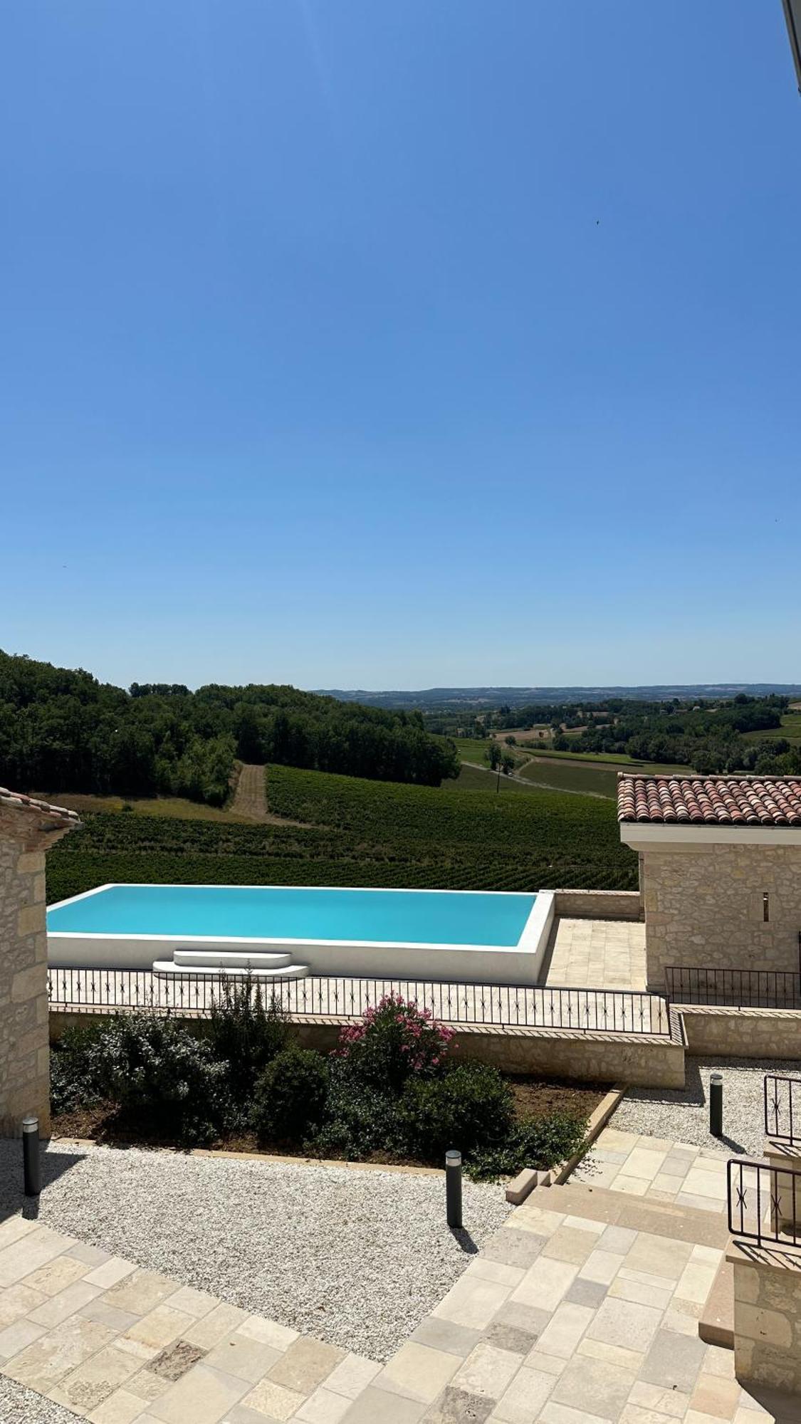 Chateau Lecusse - La Grande Roche - Hotel, Spa, Boutique & Restaurant Broze Exteriör bild