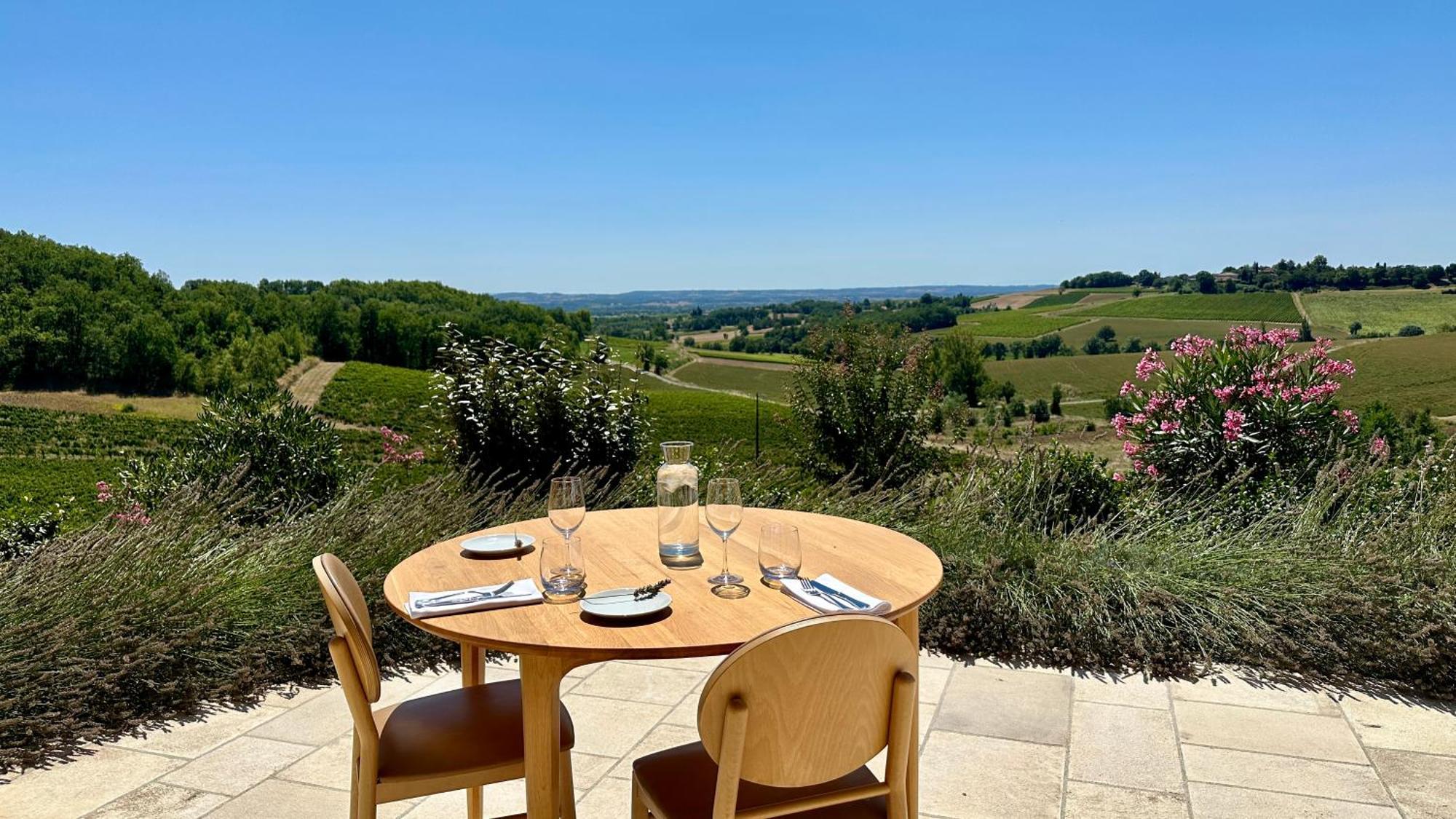 Chateau Lecusse - La Grande Roche - Hotel, Spa, Boutique & Restaurant Broze Exteriör bild