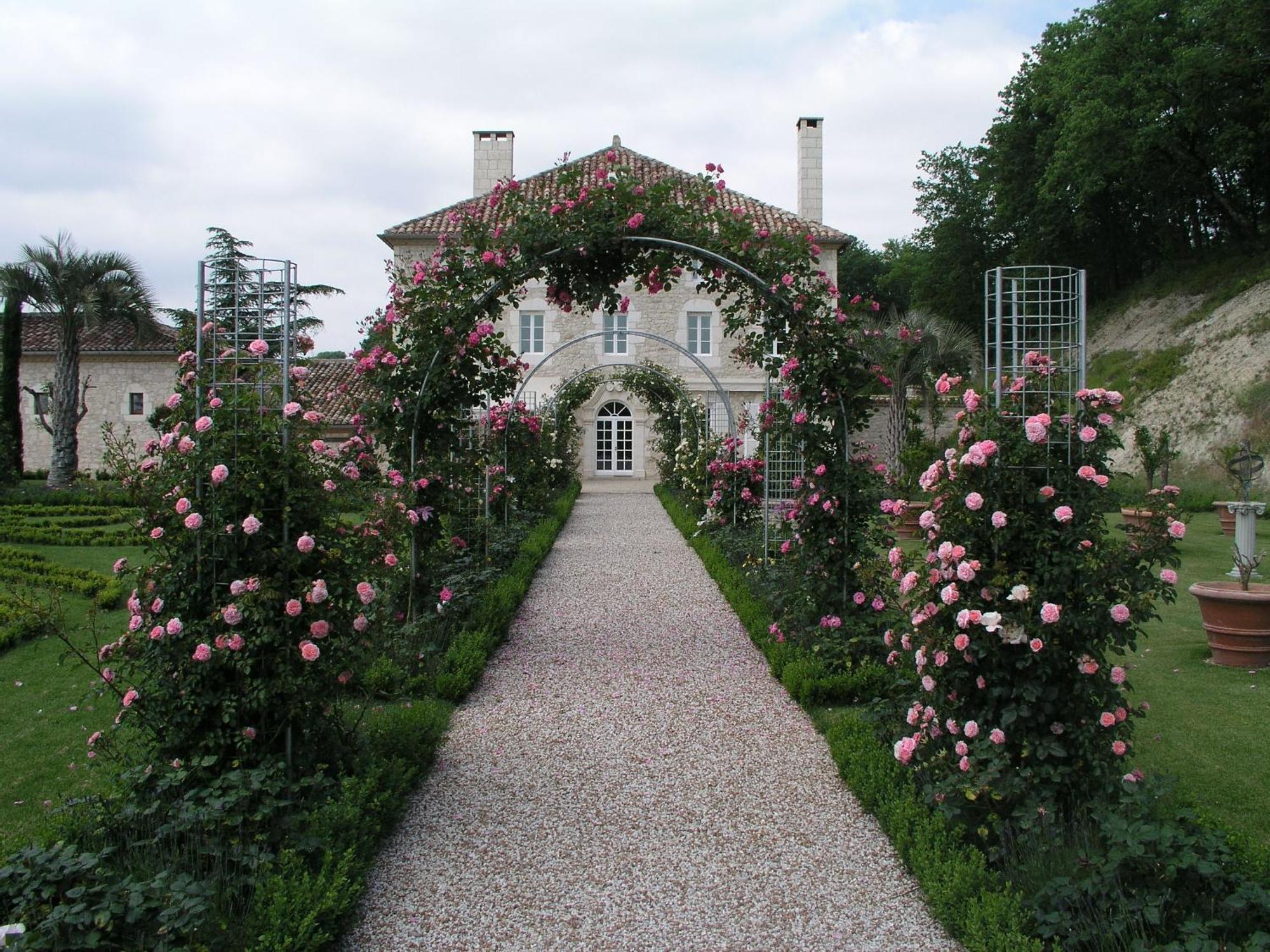 Chateau Lecusse - La Grande Roche - Hotel, Spa, Boutique & Restaurant Broze Exteriör bild