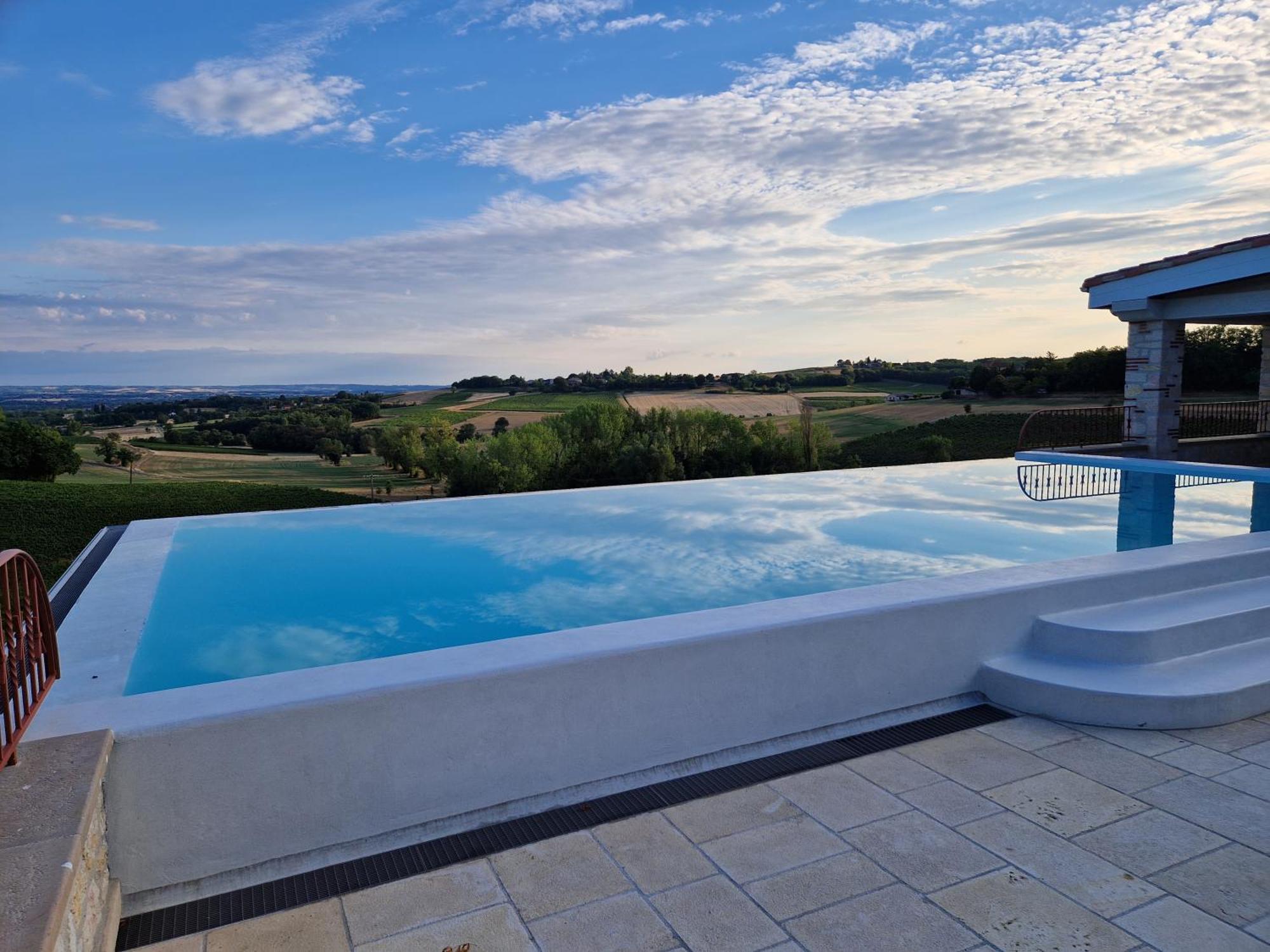Chateau Lecusse - La Grande Roche - Hotel, Spa, Boutique & Restaurant Broze Exteriör bild